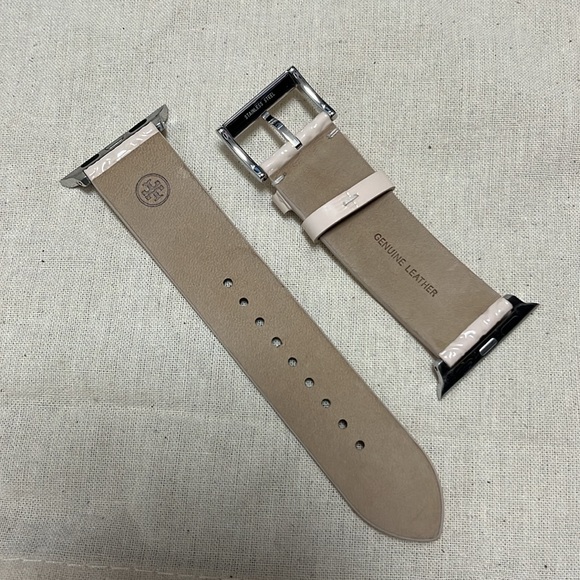 NWT| Tory Burch | fits Apple 38/40MM | t monogram embossed patent leather band - Picture 3 of 8